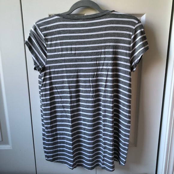 Cable & Gauge | Grey | Striped | V-Neck Tee - Picture 2 of 2